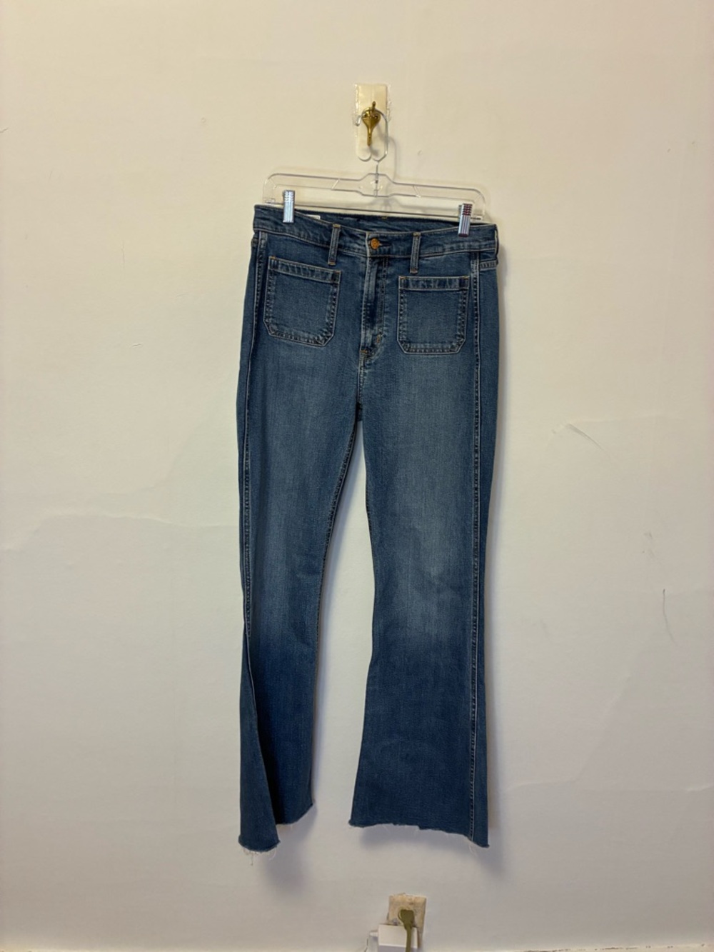 EUC GAP’s Iconic Bootcut Classic 70s Patch Pocket Mid-Blue Jeans Size 8 - Picture 2 of 4